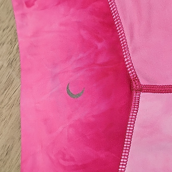 ZYIA Hendrix Mesh Light n Tight Hot Pink Tie Dye Legging Capris Size 6-8 - Picture 5 of 10